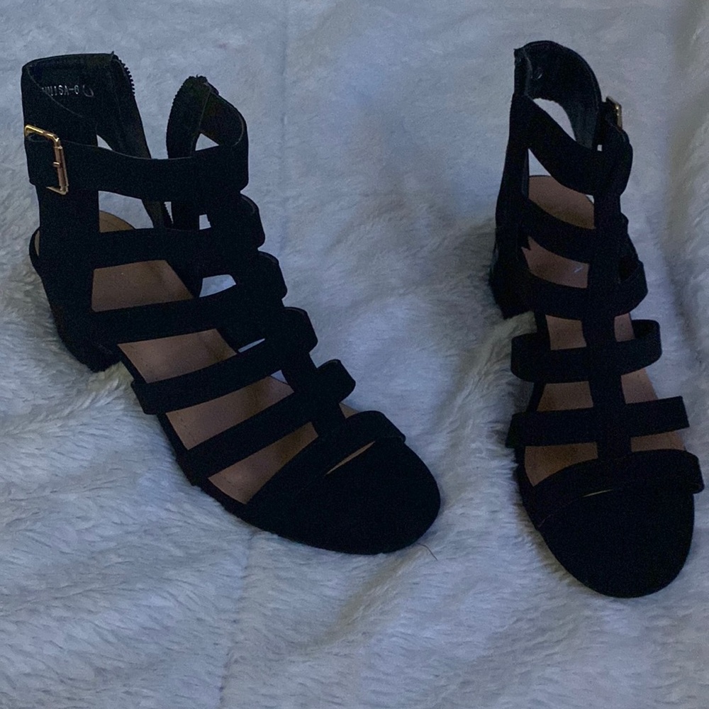 Size 8 black heel Top Moda